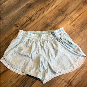 Lululemon tracker low-rise lined 4” short